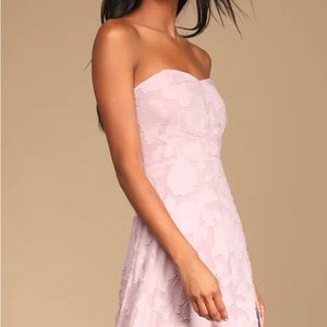 Lulu’s long strapless gown